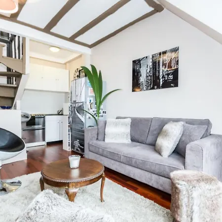 Apartament Gorgeous And Charming Apt With Terrace